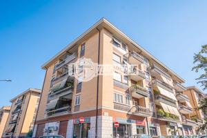 TRILOCALE PRIMO PIANO CON TERRAZZO PORTUENSE