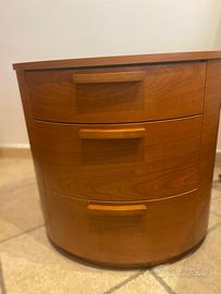 Coppia di comodini legno ciliegio