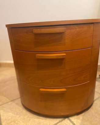 Coppia di comodini legno ciliegio