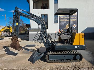 Miniescavatore Pel Job/Volvo 27ql
