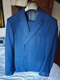 Abito completo mai usato