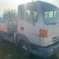 Nissan Atleon ( patente B) gru e ribaltabile
