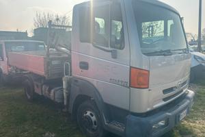 Nissan Atleon ( patente B) gru e ribaltabile