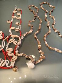 Collane di conchiglie .