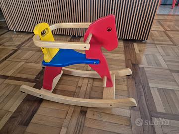 Cavallo a dondolo