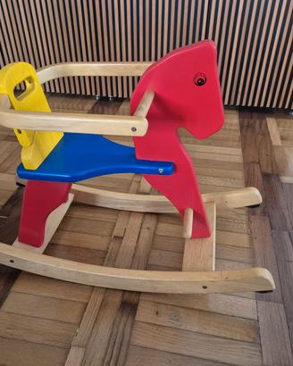 Cavallo a dondolo
