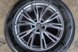 CERCHI E GOMME ORIGINALI ALFA ROMEO