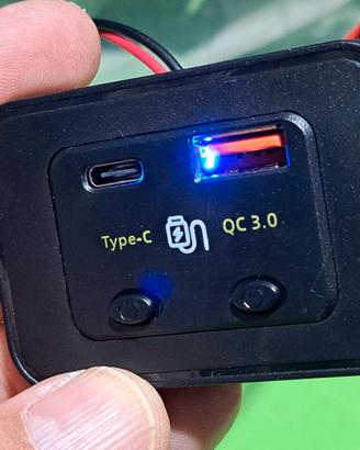 Presa USB e MicroSB tipo C x auto