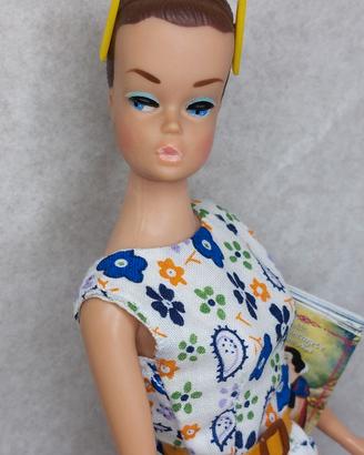 Vintage 1964 BARBIE FASHION QUEEN.