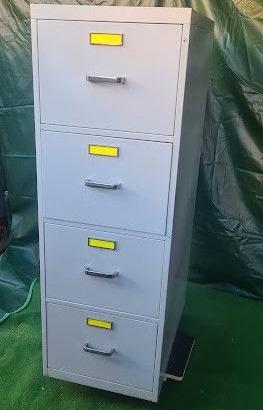 Cassettiera porta attrezzi a 4 cassetti  48x74x139