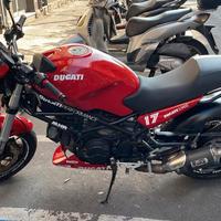 Ducati  monster 2004