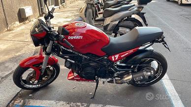 Ducati  monster 2004