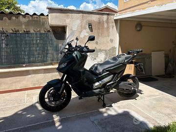 Honda Xadv 750 + accessori valuto permuta