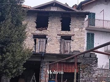 Rustico / Casale di 108 m² a Esino Lario