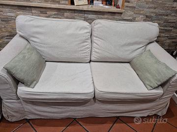 2 divani a 2 posti ikea