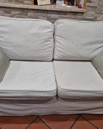 2 divani a 2 posti ikea