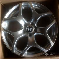 Cerchi in lega 18" originali STELVIO con gomme