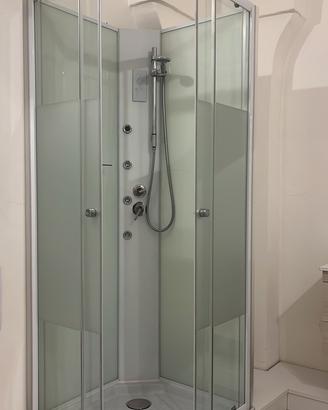 Cabina doccia angolare, come nuova.
