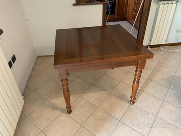 TAVOLO ALLUNGABILE QUADRATO IN LEGNO