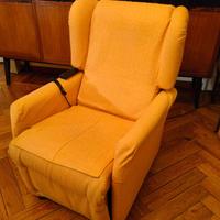 Poltrona motorizzata per anziano