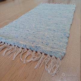 Tappeti lana azzurrini