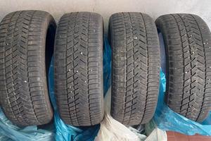 4 pneumatici invernali x un totale di 80 euro