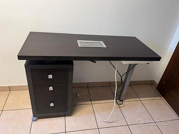 Tavolo per unghie