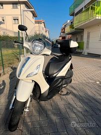 Beverly 300 i.e. ABS-ASR
