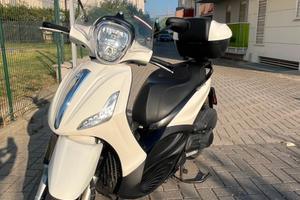 Beverly 300 i.e. ABS-ASR