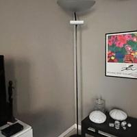 Lampada da terra modello Zen di Artemide