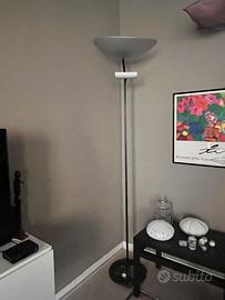 Lampada da terra modello Zen di Artemide
