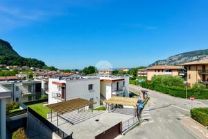 3 LOCALI A GARDA