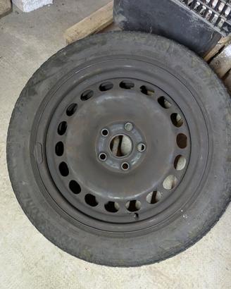 Cerchi in ferro skoda yeti 16" con gomme invernali