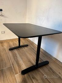 scrivania da ufficio BEKANT IKEA