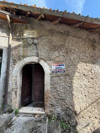 2 LOCALI A SERRONE
