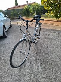 Bicicletta da strada Raleigh