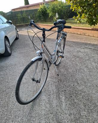 Bicicletta da strada Raleigh