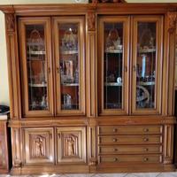 Elegante credenza/vetrina in legno massello