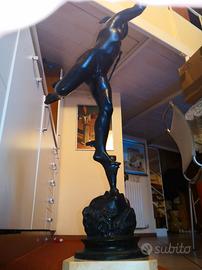 scultura in bronzo di Mercurio