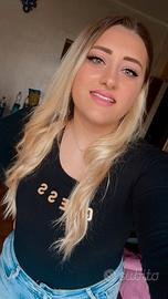 Operaia produzione, assemblaggio e confezionamento