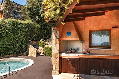 Splendida villa immersa nel verde