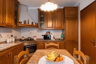 cucina angolare in legno