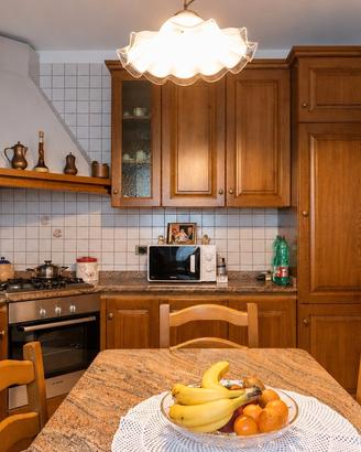 cucina angolare in legno