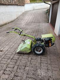 Trattorino con fresa per orto e turbina neve