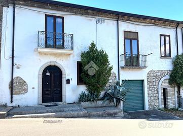 CASA INDIPENDENTE A SERINO