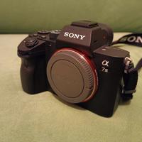 Mirrorrless Sony A7III con scatola perfetta
