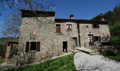 CL156 - Cortona casale in pietra e mattoni