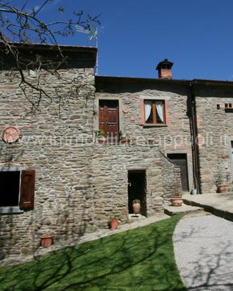 CL156 - Cortona casale in pietra e mattoni