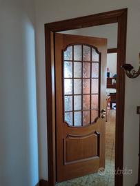 Porte in legno con vetrate