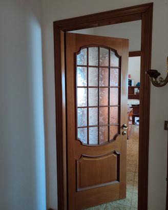 Porte in legno con vetrate